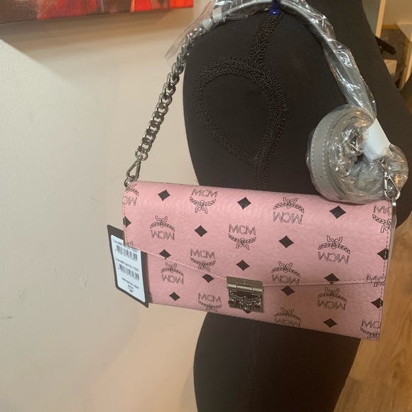 👛SOLD👛GORGEOUS MCM Soft Pink Visetos MILLIE Purse~NWT - Picture 2 of 15